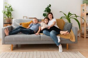Sofás para acomodar a família: dicas para escolher o modelo ideal para o seu lar | Sofá Center