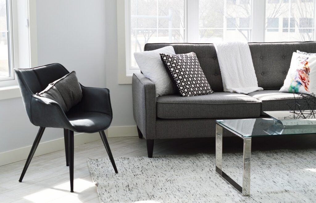 Como limpar o sofá em casa? Confira recomendações! | Sofá Center