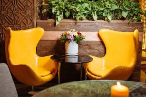 Como obter estilo e conforto em poltronas para bares | Sofá Center