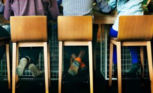 Cadeiras para bares: escolha a opção certa para seu estilo e ambiente | Sofá Center